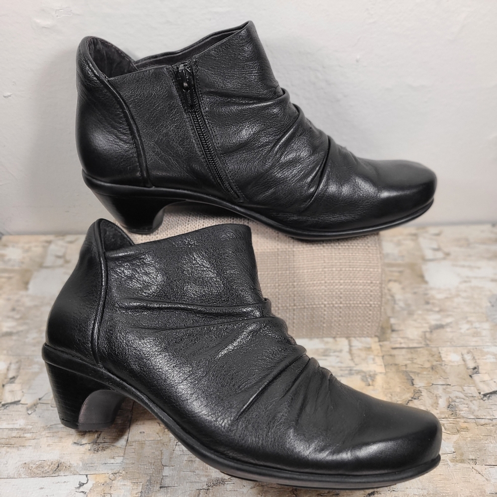 Naot Advance Ankle Bootie Black size 40 or 8.5
